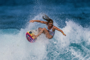 11 Girl's Can't Surf