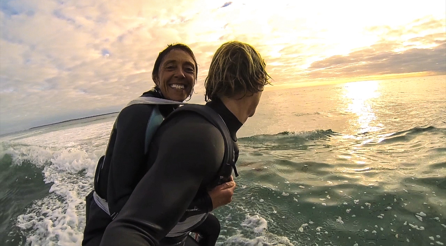 Paraplegic goes surfing